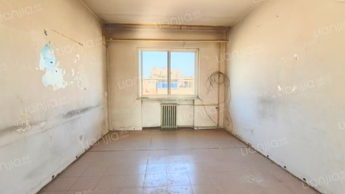 教育局家属院正规小两居 业主着急出售-客厅