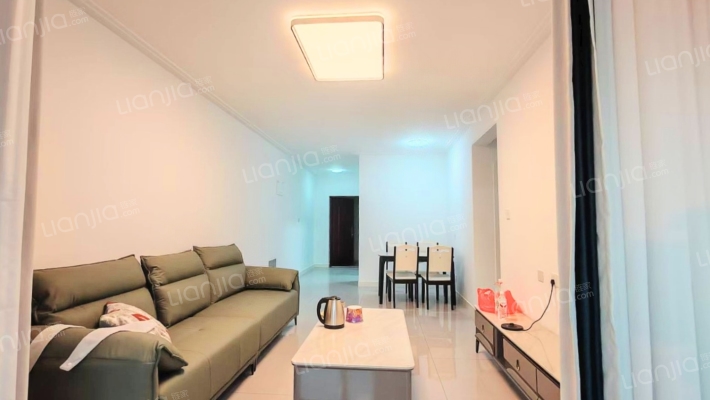 隆基泰和铂悦山 2室1厅 南 北-客厅