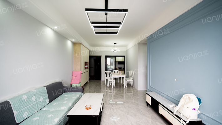 江语城套三 精装修拎包入住 户型方正 小区环境舒适-客厅