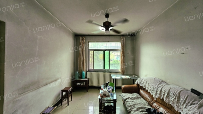 荣军医院宿舍楼二手房实景图