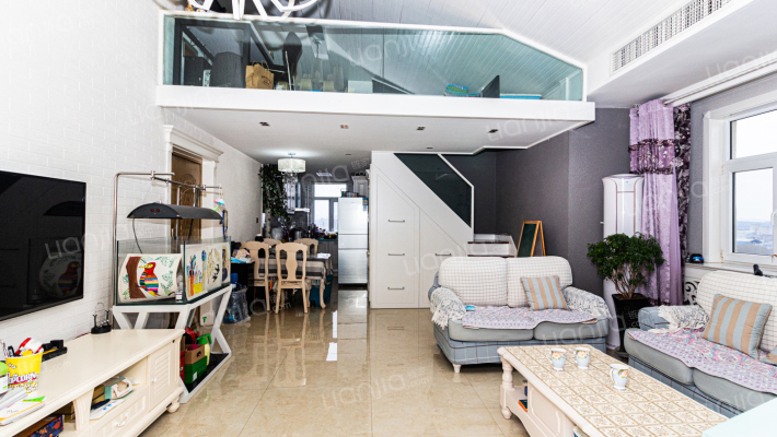 阳光薄板住宅  精品复式户型   欧式装修  采光好-客厅