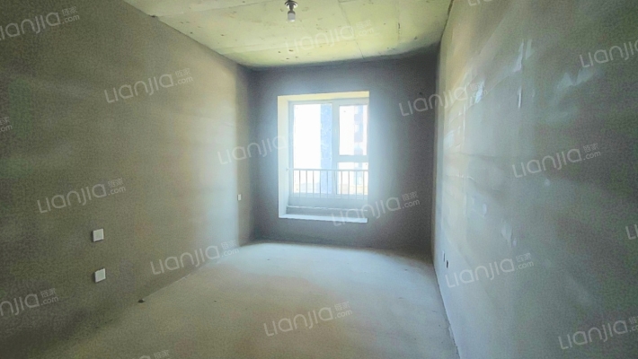 钻石商圈 三阳面三居室 双卫 客厅带阳台 购物方便-卧室A