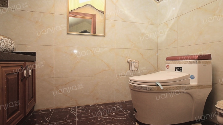 鸿坤理想湾洋房跃层 南北通透四居室 看房方便 精装修-卫生间B