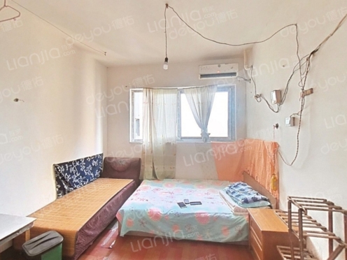 合租·融科海阔天空 5居室 东南卧