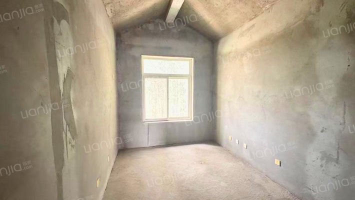 双拼别墅，房本满五唯一，户型好，宽敞通透，居住舒适-卧室C