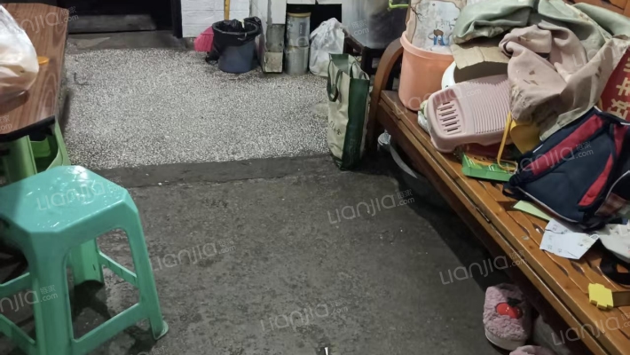 交机村二手房实景图