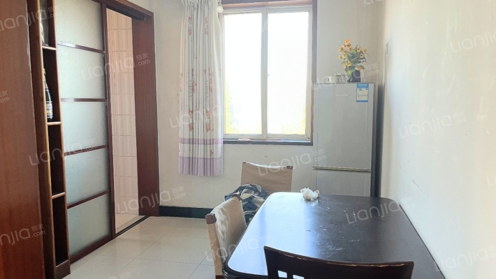 南北双通透户型 全天采光无遮挡,房本满五唯一-餐厅