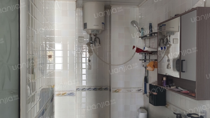 水岸花城，环境好，四季有景，交通便利。-卫生间