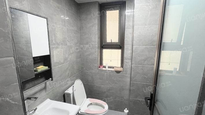 天伦湾高档社区 南北通透人车分流 宽楼间距 采光好-卫生间B