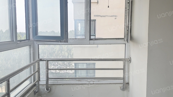 水岸花城，好房源，环境好，交通便利。-阳台