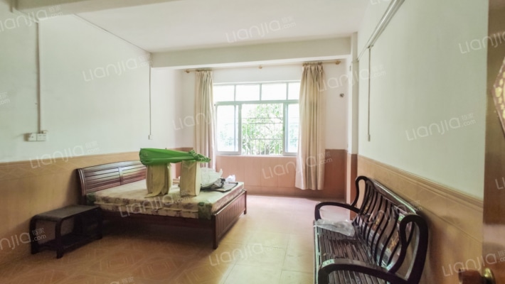 逢时小区二手房实景图