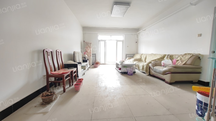 宜佳旺广场北边 南北通透大三居 单价3800 就是便宜-客厅