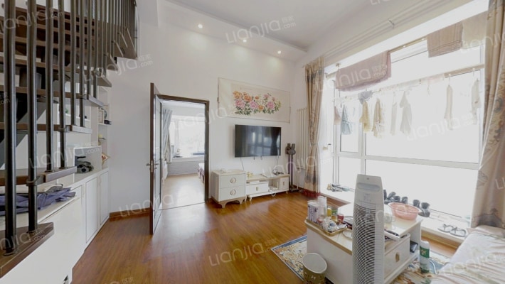 红馆二手房实景图