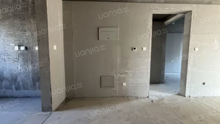 房子小区环境优美     绿化多   采光没有遮挡-餐厅