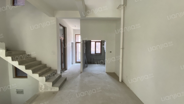 望岳山居二手房实景图