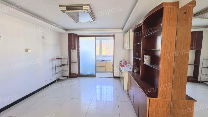 此房南北通双透格局好，自住装修-餐厅