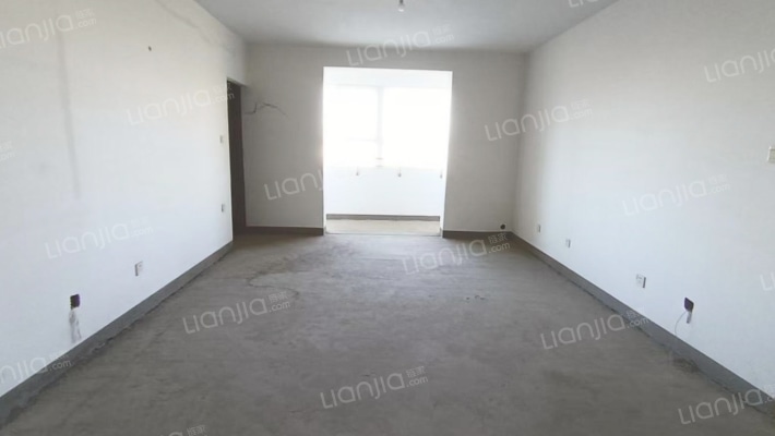 水岸花城，一线河景美宅，标准现房，即买即住-客厅