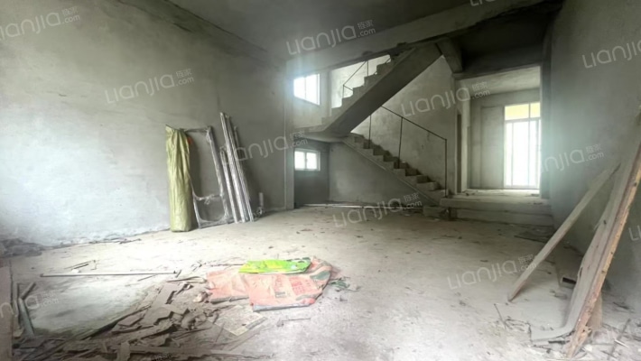 三正半山豪苑水岸豪门二手房实景图