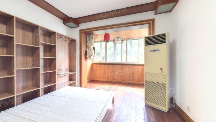 政通路311弄二手房实景图