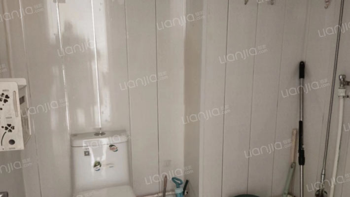 涿州开发区钻石广场南北两居房本满二诚意出售-卫生间