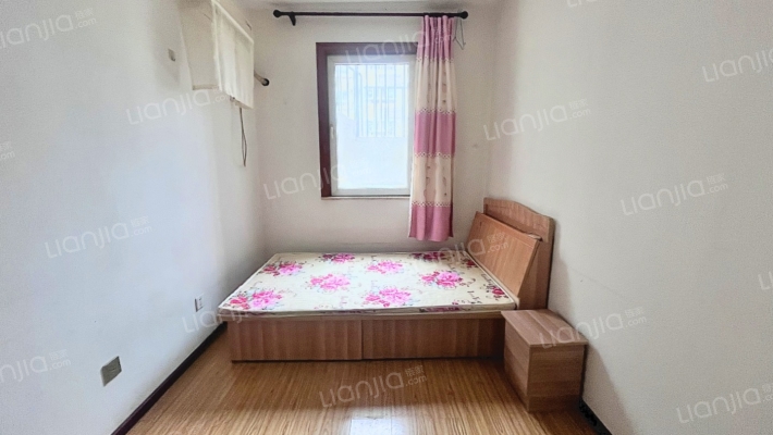 天龙小区电梯房三居，二康医院，宜佳旺。-卧室C