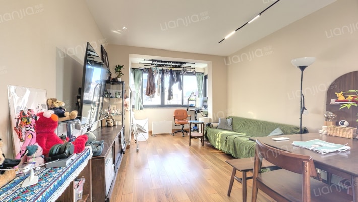 政立路545弄二手房实景图