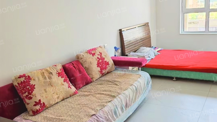 九里京城二手房，北京1900米，高速旁现房-客厅