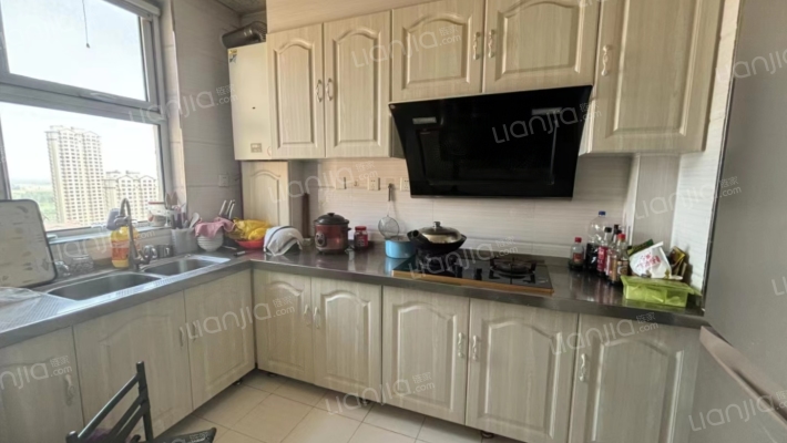 香邑溪谷南北双通透精装修大三中间楼层房本满二-厨房