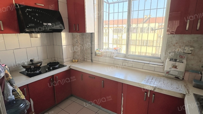 房本满五 户型方正 停车方便 集中供暖-厨房