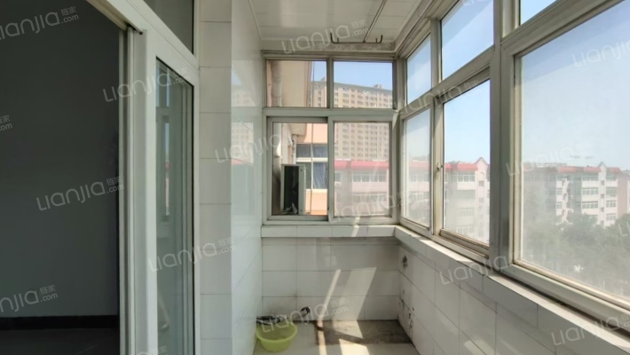 近宜佳旺广场 东西通透 交通便利的三居室-卫生间