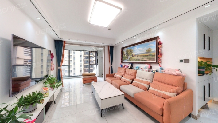 绿地峰辉二期二手房实景图