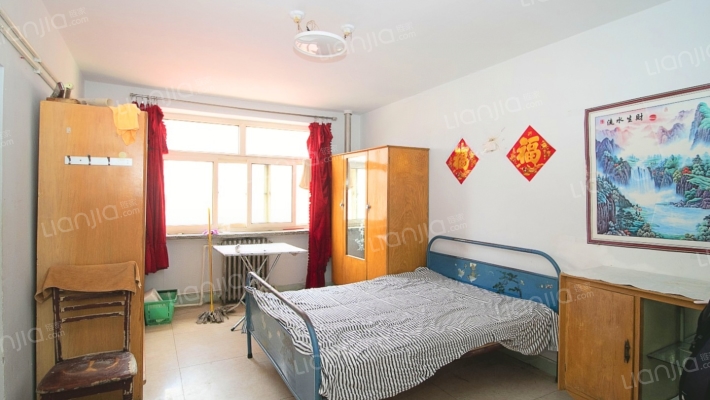 明德北药厂家属楼二手房实景图