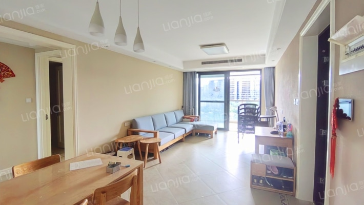 绿城蓝湾小镇·椰林晓风南区二手房实景图