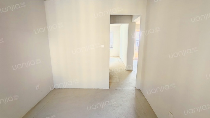 房子是南北通透的，通风效果好，中间楼层，-卧室B