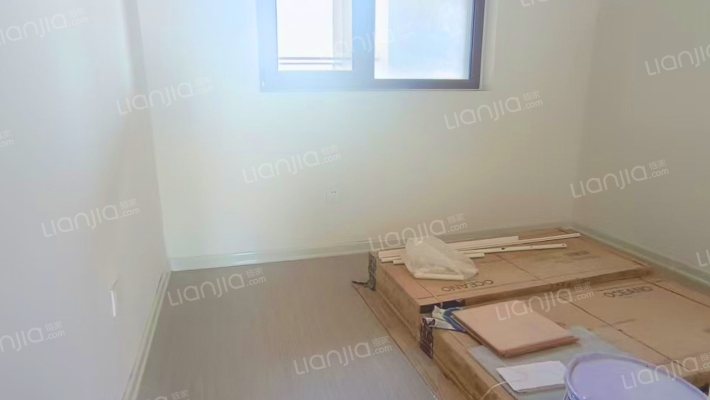 鸿坤理想尔湾新小区 带装修 房本在手-卧室C