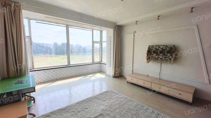 江畔名居小区二手房实景图