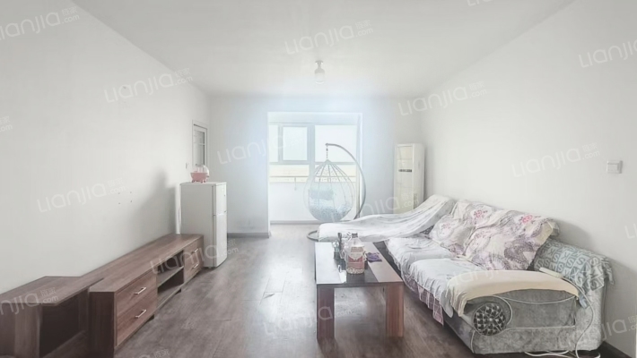 水岸花城 3室1厅 南 北-客厅