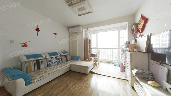 皇冠国际一期二手房实景图