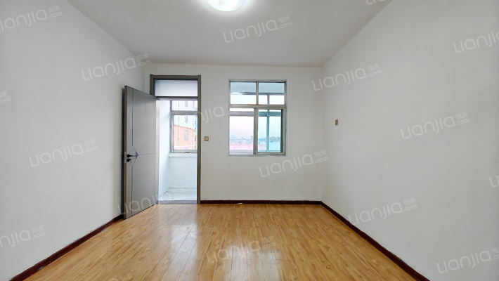 百货大楼三友宿舍二手房实景图