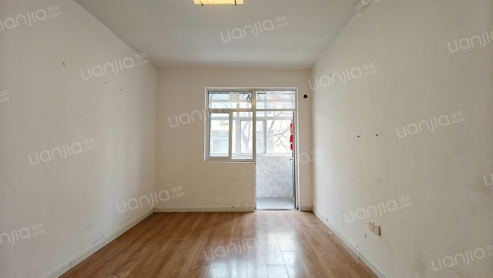 章家庄无线电元件厂宿舍二手房实景图