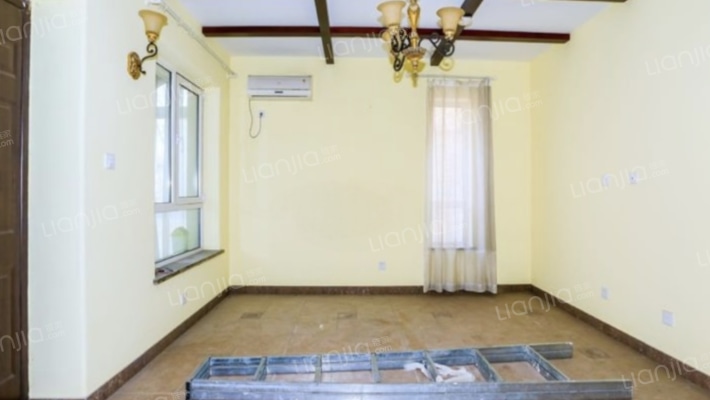 临水系独栋别墅，诚意出售，房本在手，随时过户.-卧室A