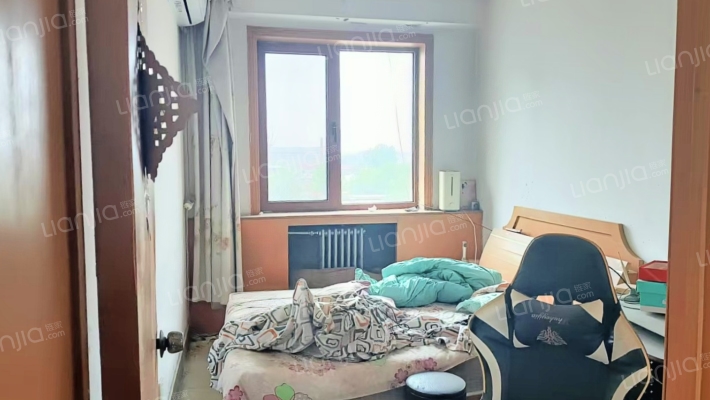 南北通透大三居，户型方正，明厨明卫，集中供暖-卧室C