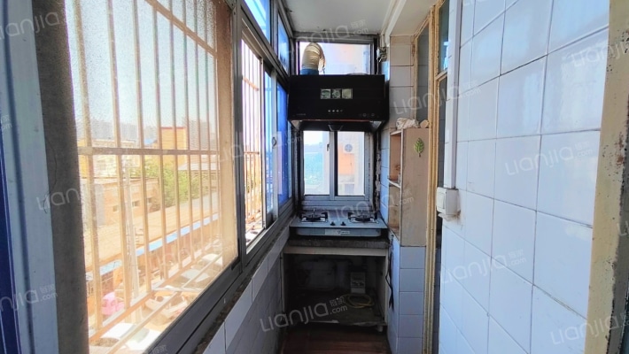 县府小区 2室1厅 南 北-阳台B