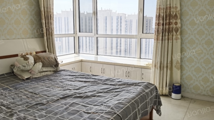 此房3+1户型 南北通透精装中高层 采光好-卧室A