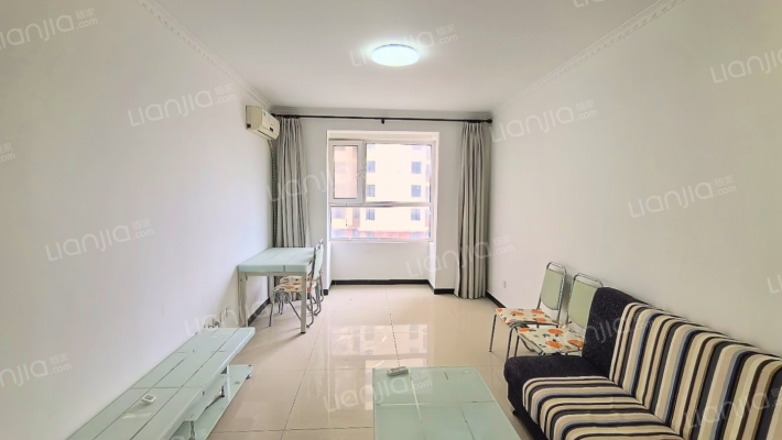 精装修 全南户型 配套齐全 生活交通便利-客厅