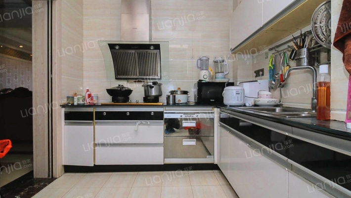 上江城小区 4室2厅 交通便利小区环境干净舒适适合居住-厨房