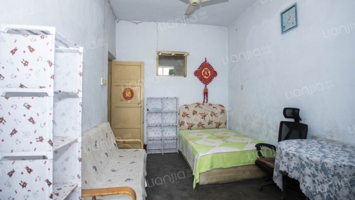 庆北小区，交通便利 小区环境干净舒适 适合居住-卧室B