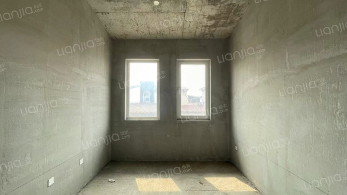 60平花园 257.58平 经典户型 随时看房 房本满2年毛坯-书房