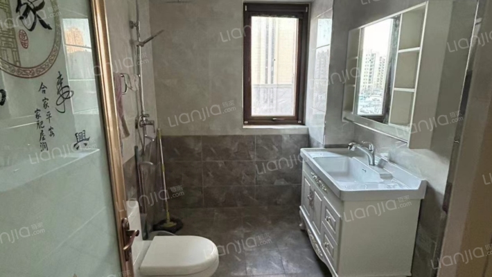 楼栋位置好，前后全天无遮挡东边户南北通透大三居，-卫生间A