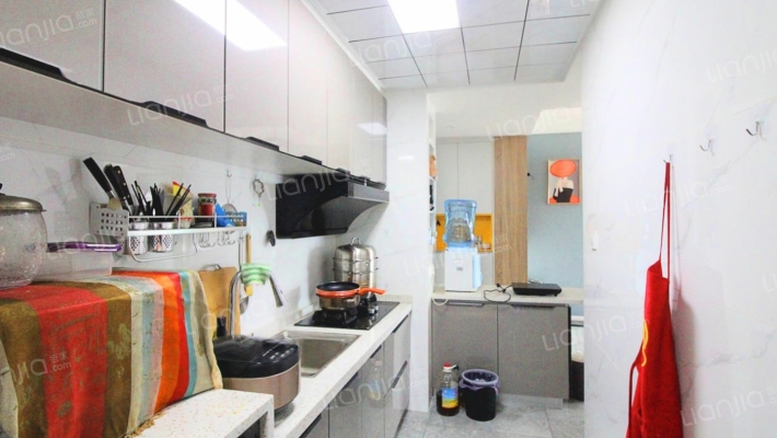 精装修两室一厅一厨一卫户型好采光好可直接拎包入住-厨房